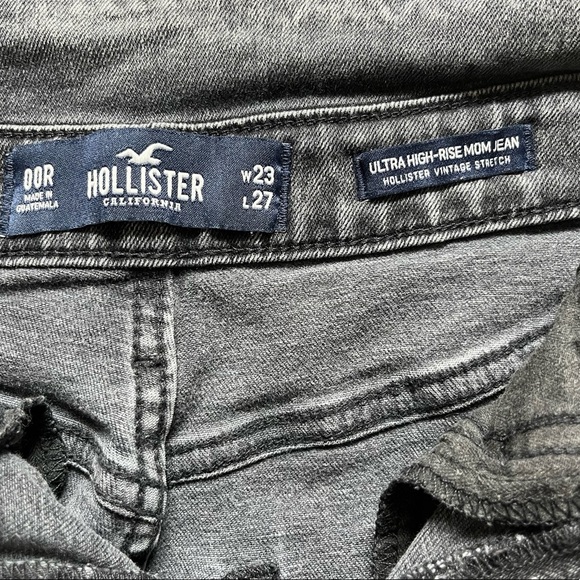 NWOT Hollister Ultra High Rise Mom Jeans - Picture 3 of 3